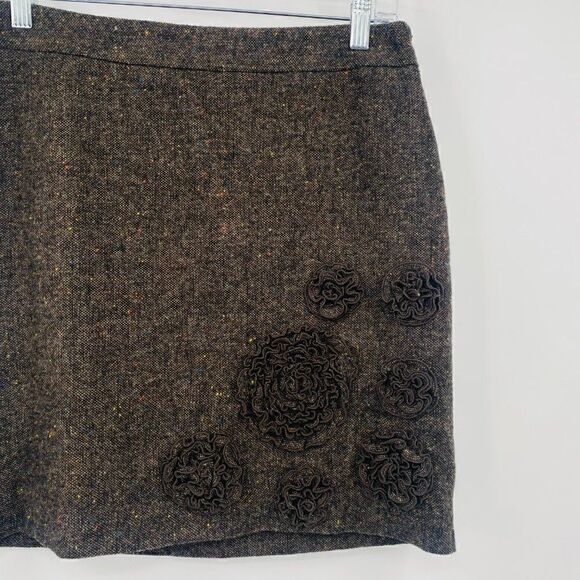 LOFT Womens Size 4 Gray Wool Floral Applique Mini Pencil Skirt - Picture 3 of 8